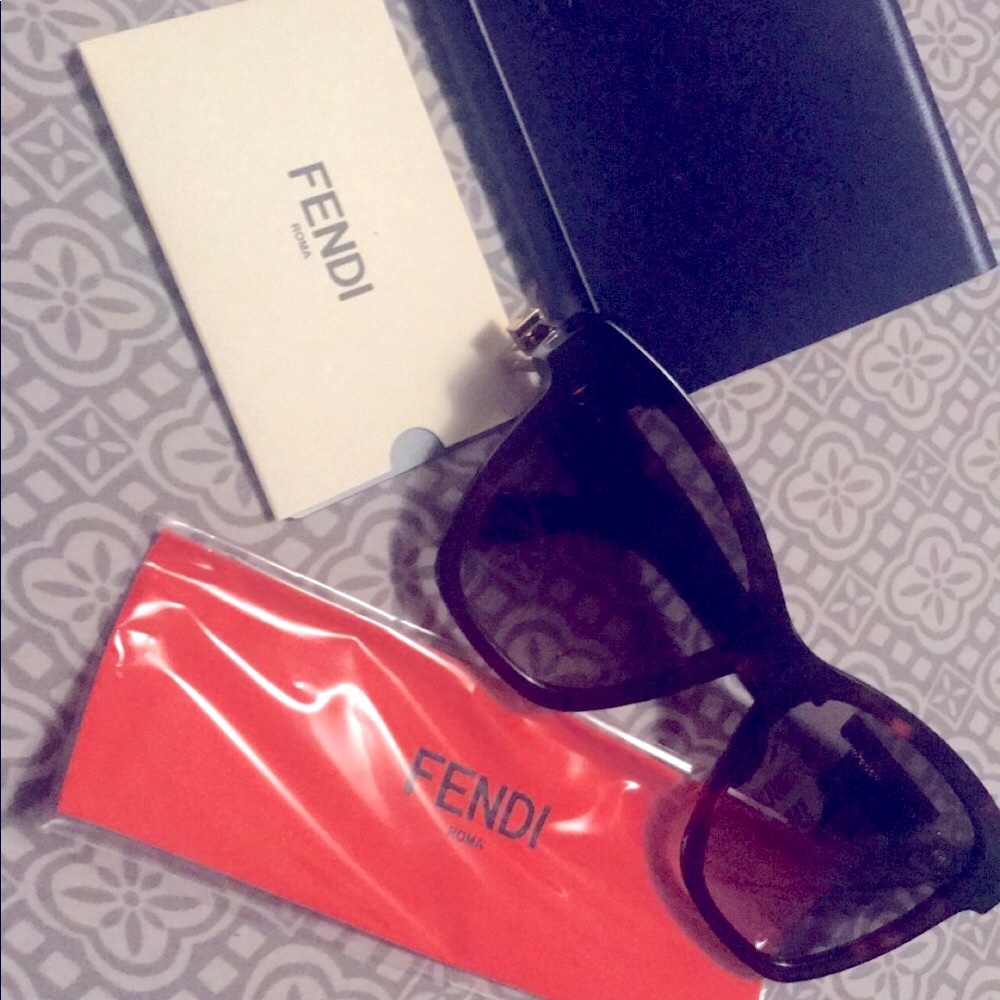 🔥NWT Fendi Tortoiseshell Sunglasses